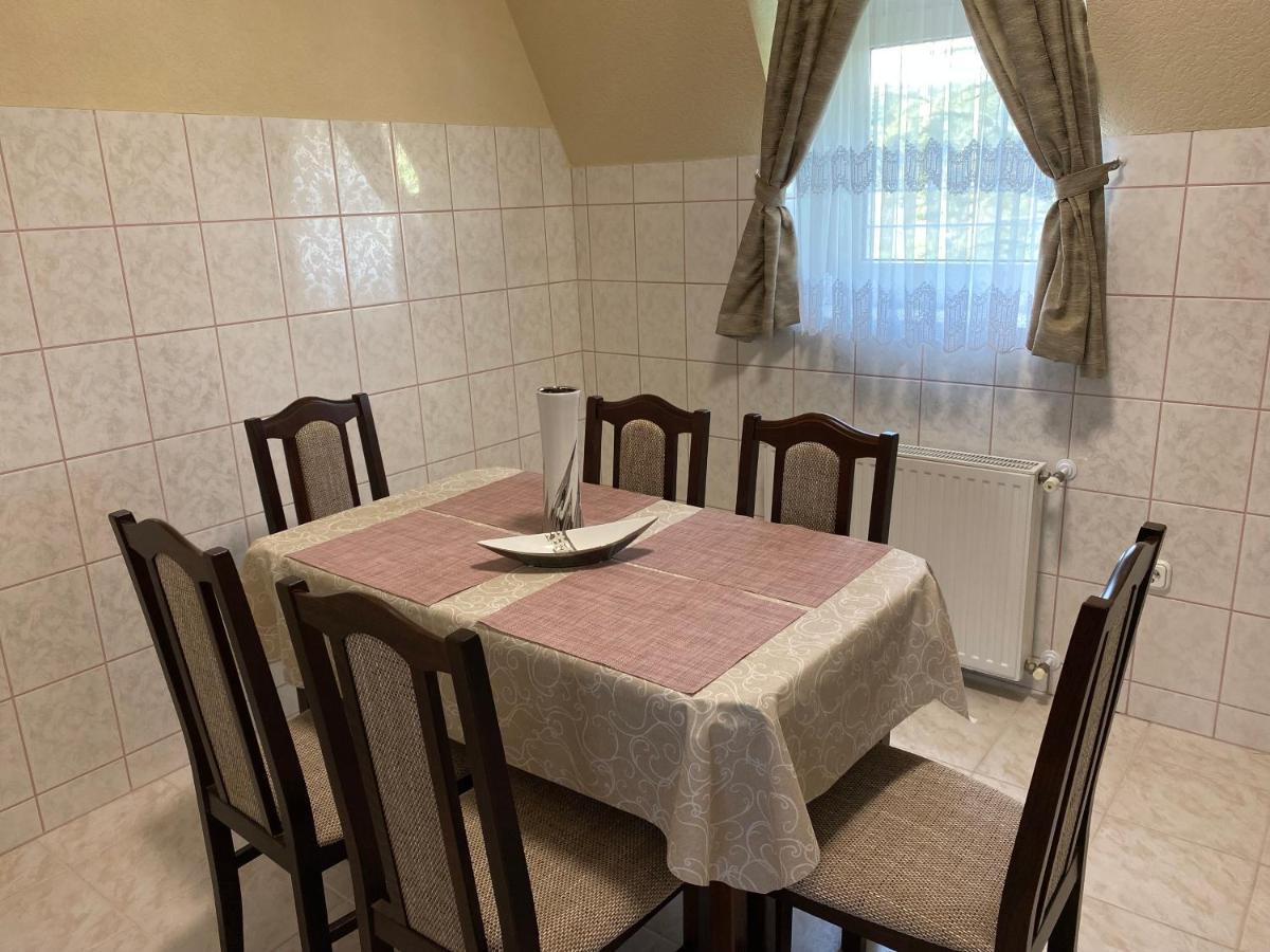 Ferienwohnung Sarga-Kek Haz Vonyarcvashegy Exterior foto