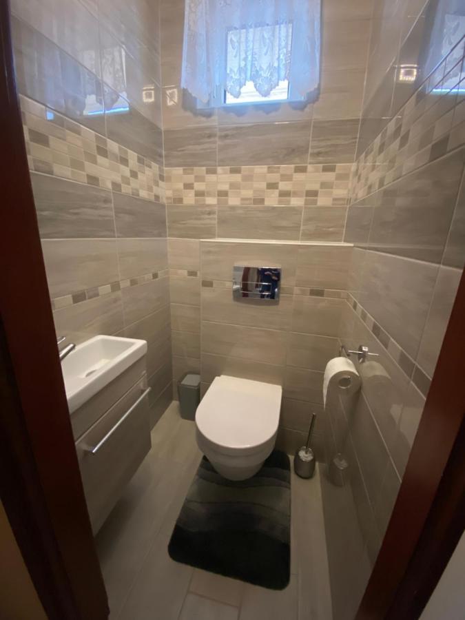 Ferienwohnung Sarga-Kek Haz Vonyarcvashegy Exterior foto