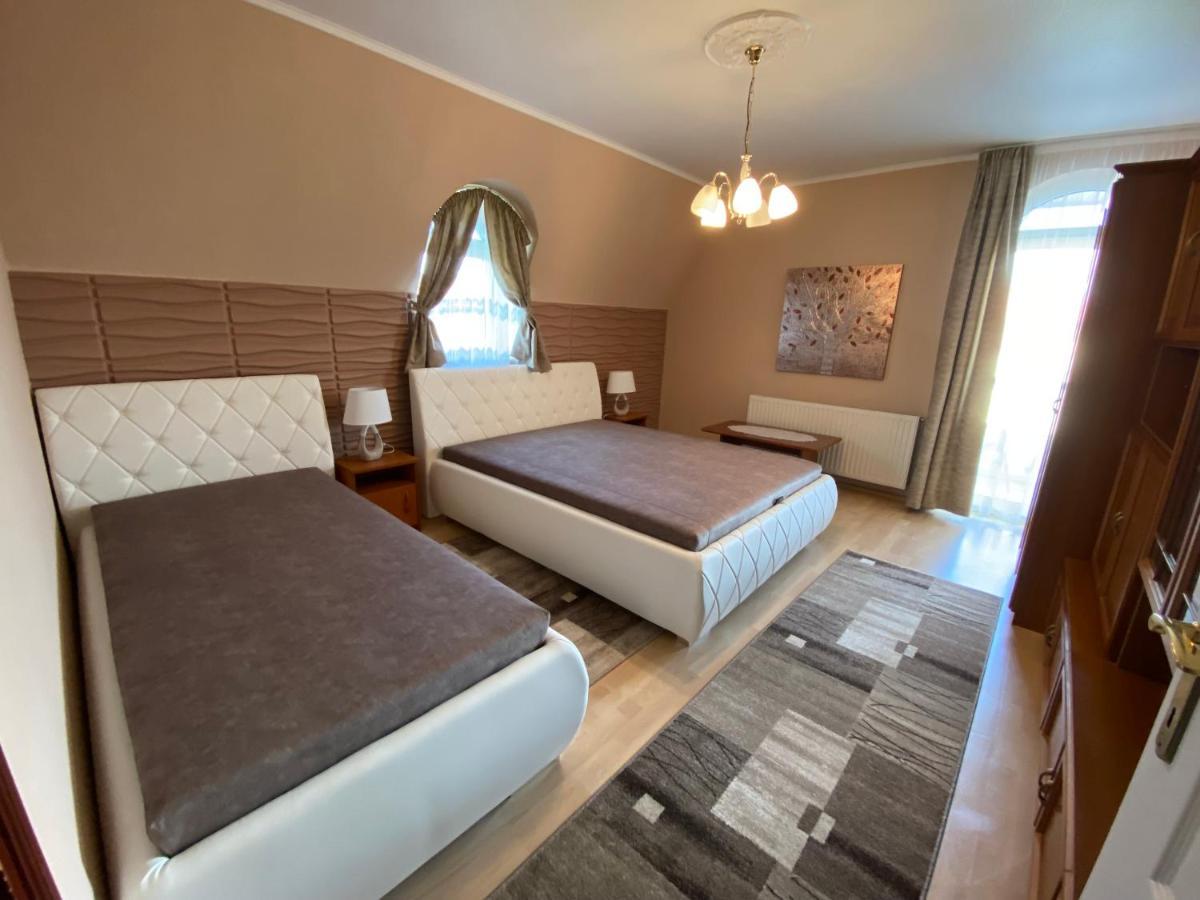 Ferienwohnung Sarga-Kek Haz Vonyarcvashegy Exterior foto