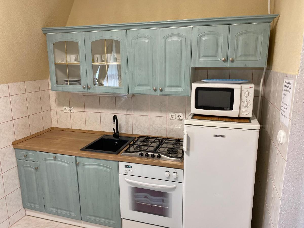Ferienwohnung Sarga-Kek Haz Vonyarcvashegy Exterior foto