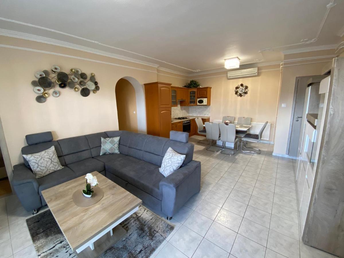Ferienwohnung Sarga-Kek Haz Vonyarcvashegy Exterior foto